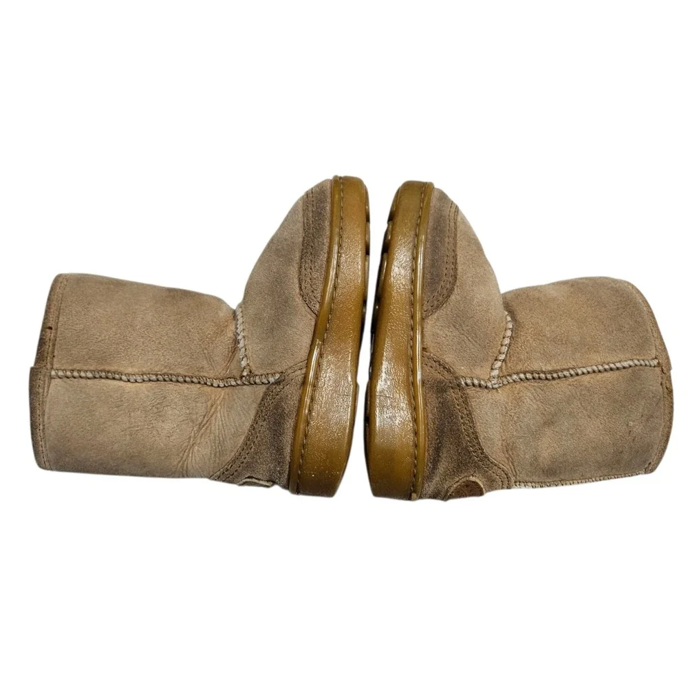 Minnetonka Moccasin Winter Boots Tan‎ Suede Shearling Lined Kids Size 9 Unisex